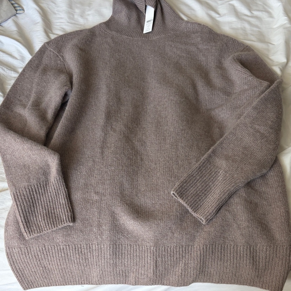 NWT 100 percent cashmere Chico's Brown Turtleneck‎ Sweater